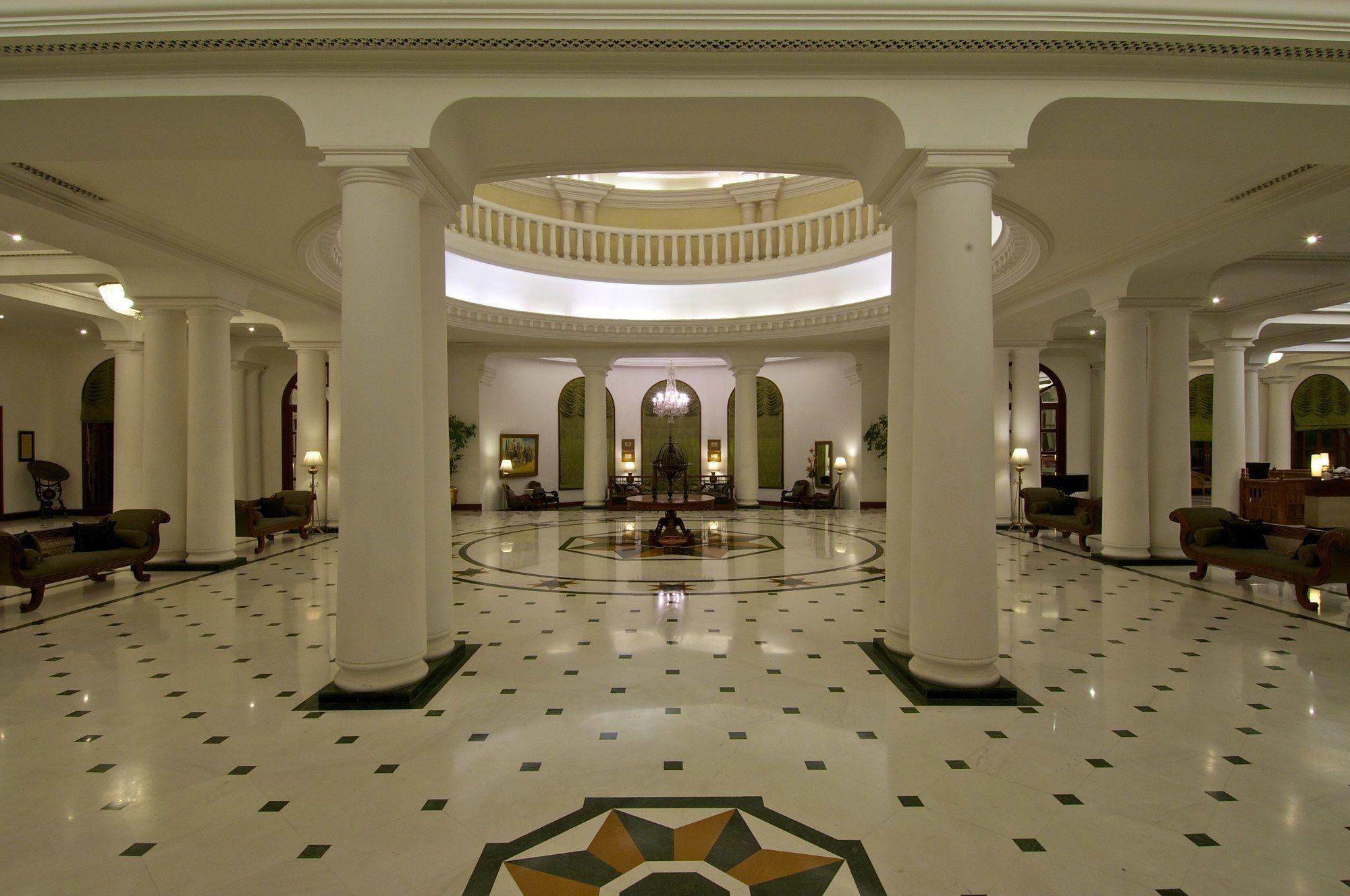 Hotel Taj Mahal Lakhnaú Exteriér fotografie
